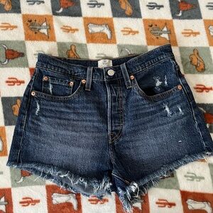 Levi 501 shorts size 26